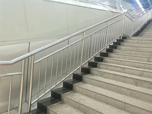 不鏽鋼防撞護（hù）欄