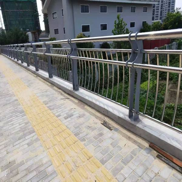 不鏽鋼橋梁護欄